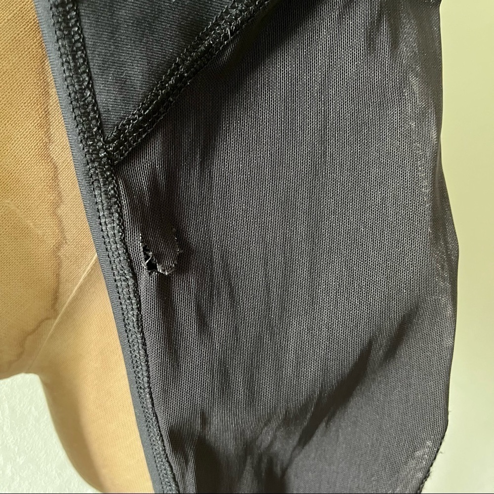 UNDER ARMOUR sz S Vanquish Ankle Leggings Black HOLE - Picture 3 of 5